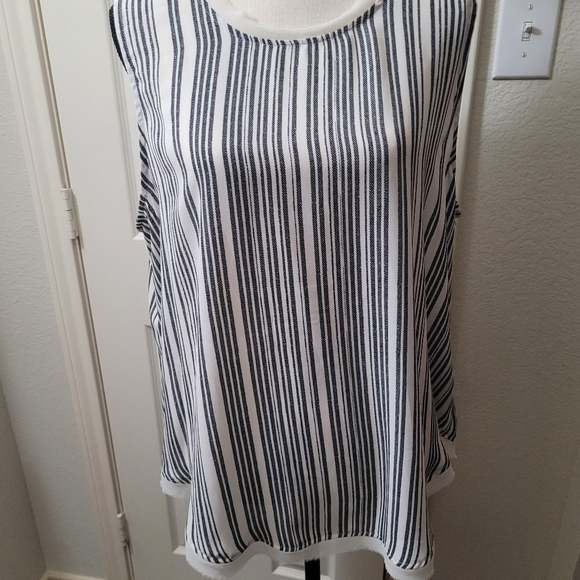 4/$25 Who What Wear tunic top ,trim neck boottom Size XXL - Picture 8 of 9
